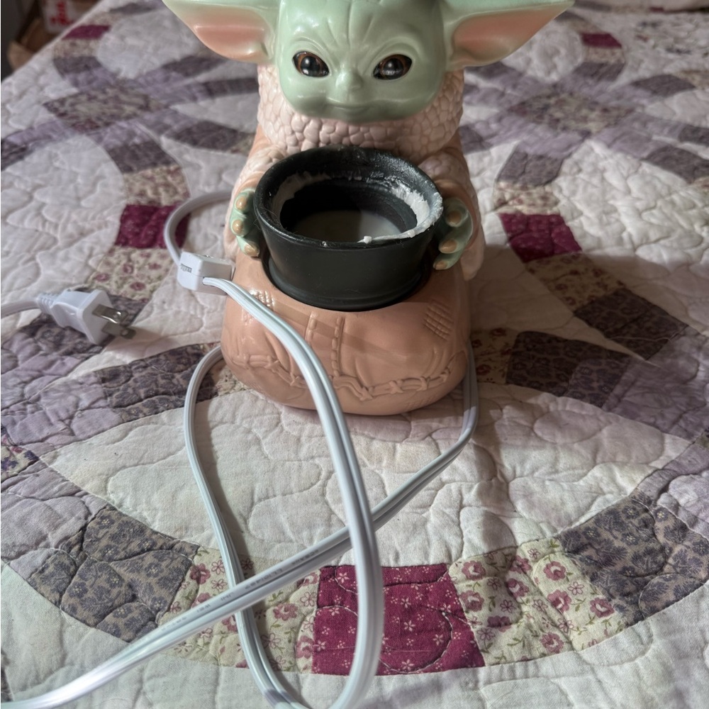 Scentsy Grogu Baby Yoda Wax Warmer - Mint Green & Tan